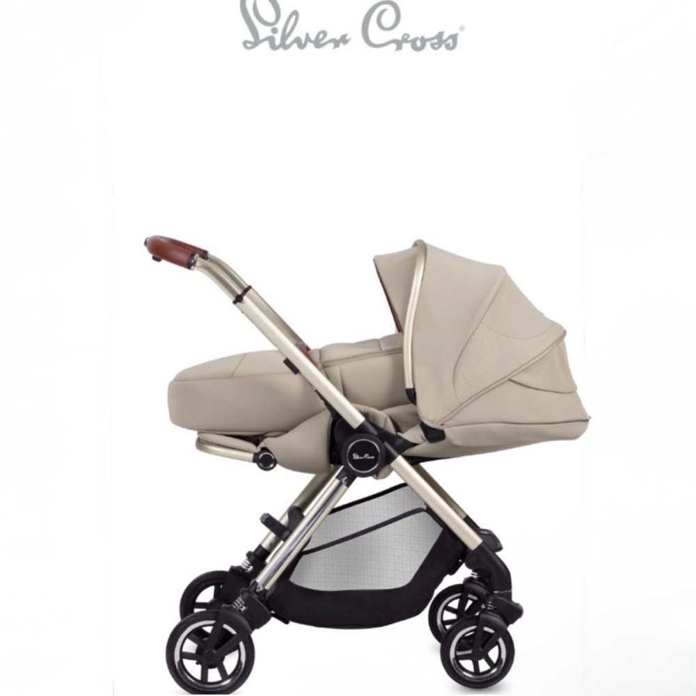 Silver Cross   Dune / Reef Newborn
Pod  👶 Fashion Choices : Stone  NEW $ 199